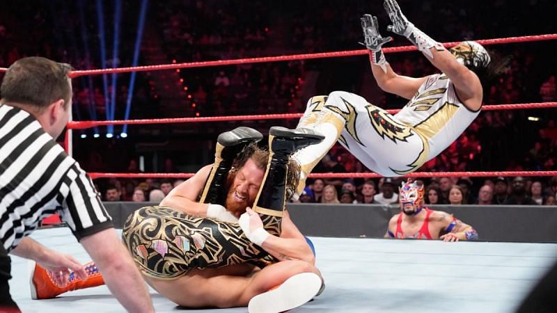 Lucha House party denied Hawkins' attempt to break his losing streak